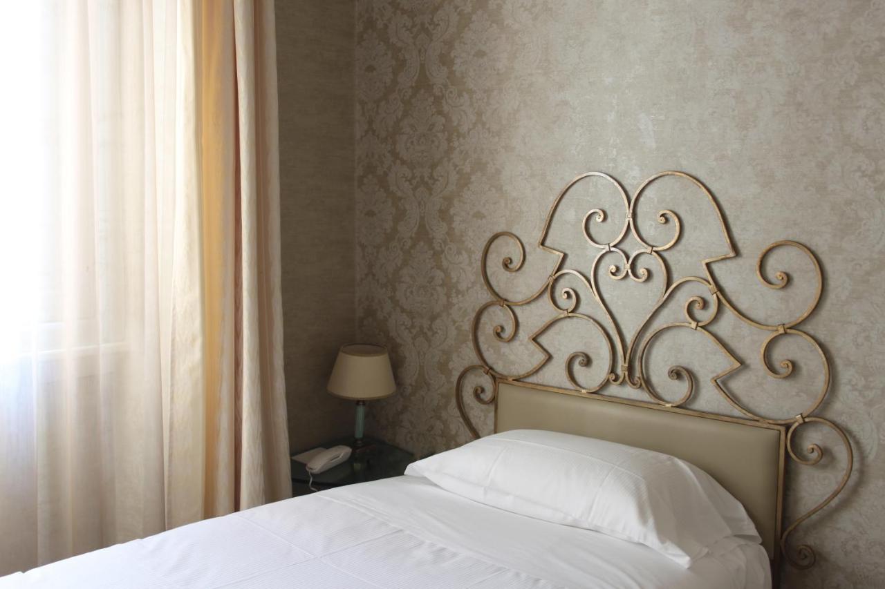 C-Hotels De Rose Palace Florença Quarto foto